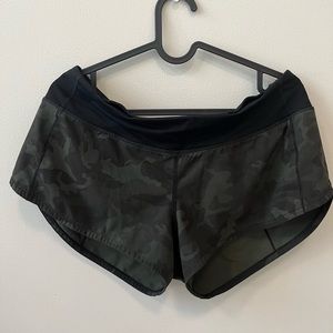 Lululemon Speed Up Shorts 2.5